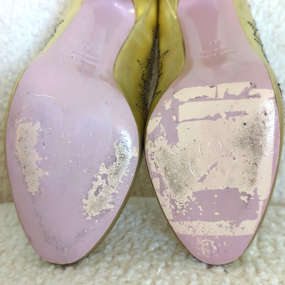 Red Valentino Gold Star-Embellished Women's Heels - Picture 10 of 12